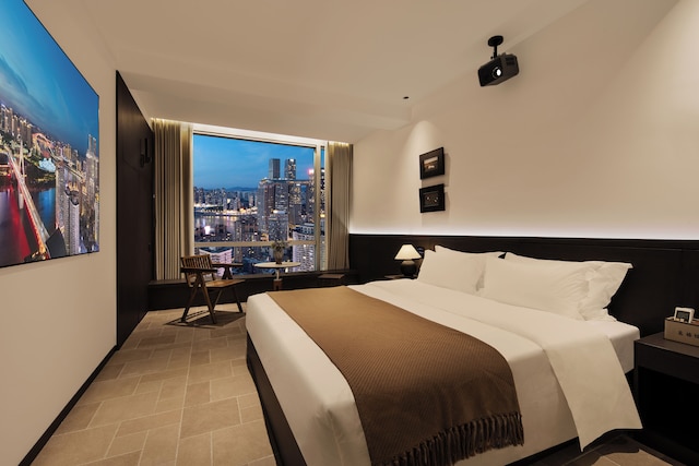 Liberation Monument Riverside HoteL