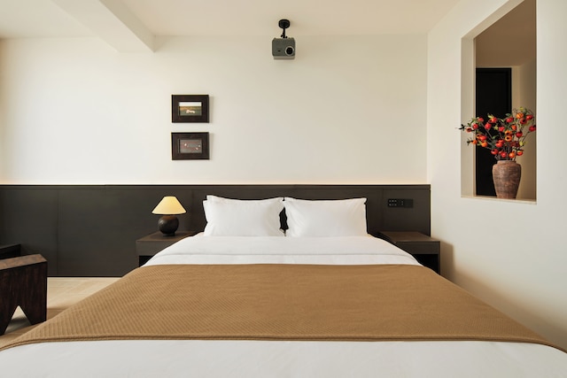 Liberation Monument Riverside HoteL