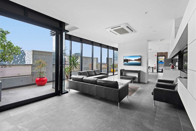 モダン 1ベッド シティ アパートメント ウィズ プール アンド ジム