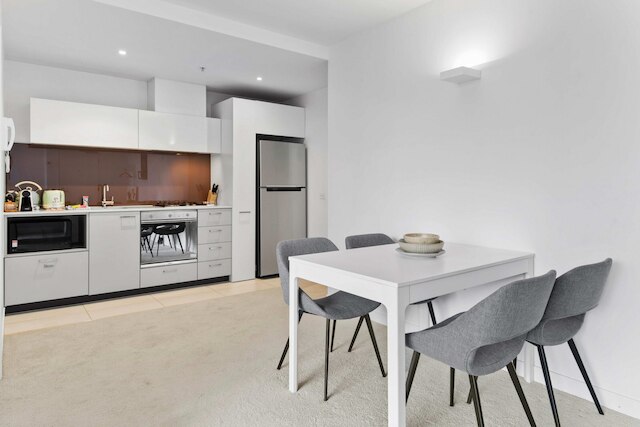 モダン 1ベッド シティ アパートメント ウィズ プール アンド ジム