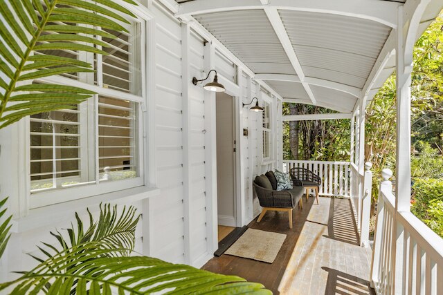 トランクィル 2ベッド ファミリーホーム ウィズ デッキ アモング ツリーズ