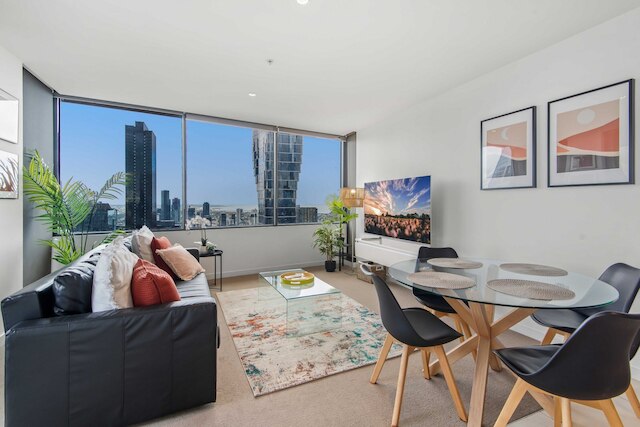 プリスティン 2 ベッド セントラル アパートメント ウィズ シティビュー