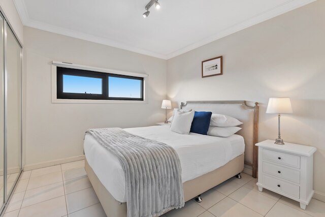 スプリットレベル 2ベッドルーム ウィズ シティビュー アンド セパレートスタディ