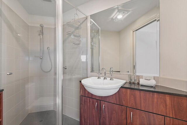 スプリットレベル 2ベッドルーム ウィズ シティビュー アンド セパレートスタディ