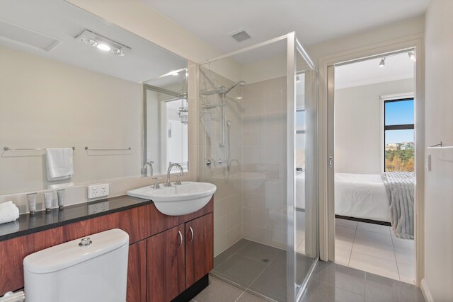 スプリットレベル 2ベッドルーム ウィズ シティビュー アンド セパレートスタディ