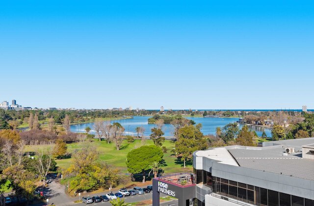 スプリットレベル 2ベッドルーム ウィズ シティビュー アンド セパレートスタディ