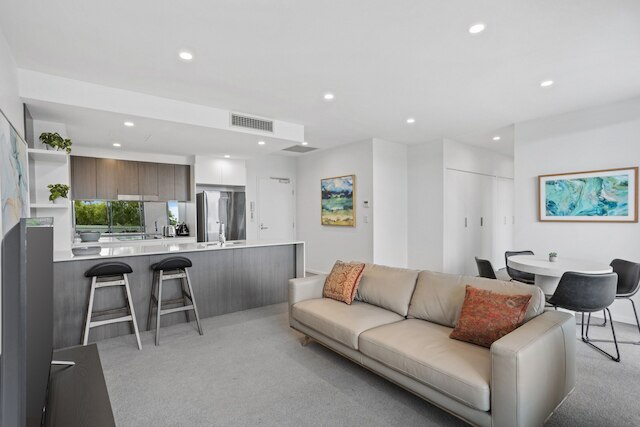 スリーク 2 ベッド ウィズ バルコニー アンド コミューナル BBQ エリア