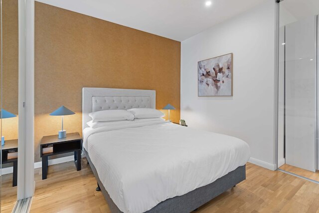 モダン 1 ベッド, シティ スカイラインビューズ & クローズ トゥ ショップス