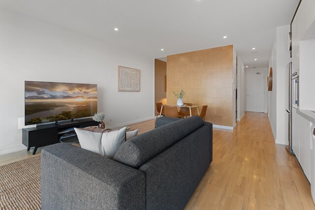 モダン 1 ベッド, シティ スカイラインビューズ & クローズ トゥ ショップス