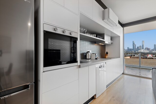 モダン 1 ベッド, シティ スカイラインビューズ & クローズ トゥ ショップス