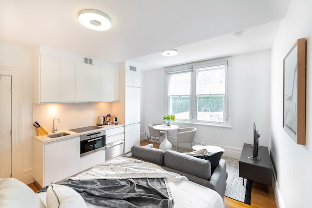 クワイエット グリーブ スタジオ ニア パークス & カフェズ