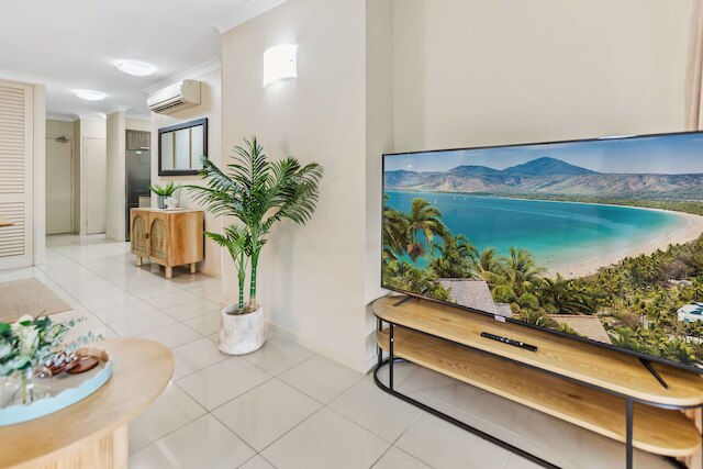 ケアンズ 2 ベッドルーム パームズ ステイ トップ フロア プールビュー