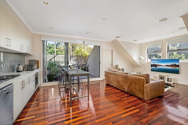 スタニング 2 ベッド ユニット ウィズ BBQ パティオ ニア ダイニング