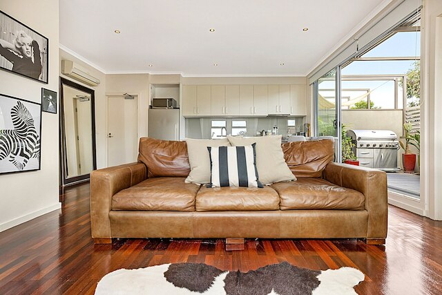 スタニング 2 ベッド ユニット ウィズ BBQ パティオ ニア ダイニング