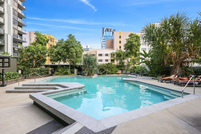 コージー 2ベッド ウィズ プール, BBQエリア アンド セキュア パーキング