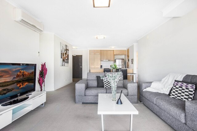 レイクサイド ファミリー オアシス ウィズ プール, ジム アンド バルコニー