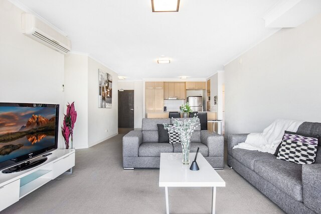 レイクサイド ファミリー オアシス ウィズ プール, ジム アンド バルコニー