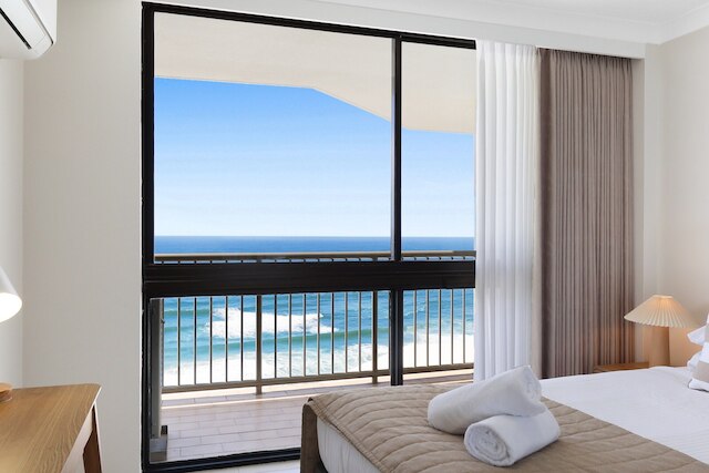 ビーチフロント スタイリッシュ アパートメント ウィズ オーシャン ビューズ