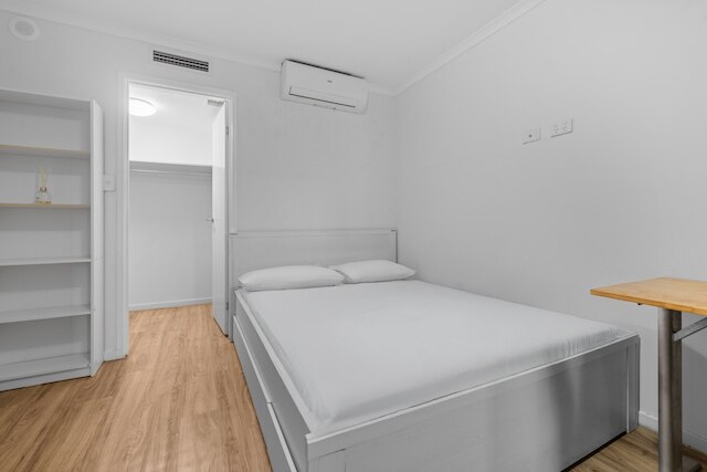 スタジオ ウィズ バルコニーアクセス イン セントラル ボウエンヒルズ