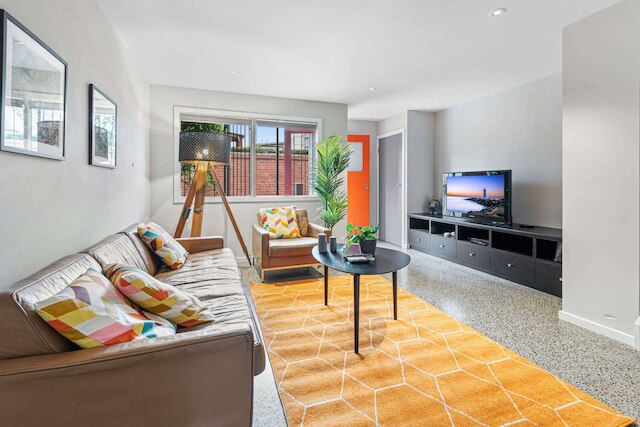 コンビニエント ベイサイド リビング アット ザ エッジ オブ ザ シティ