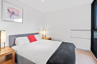 セントラル 1ベッド アパートメント ウィズ セキュア パーキング