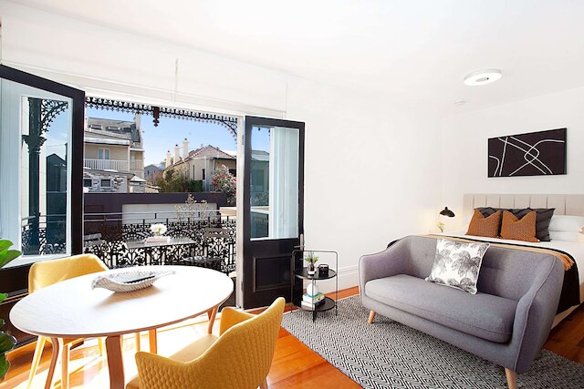 パーフェクト ロケーテッド コンフィ スタジオ ウィズ バルコニー