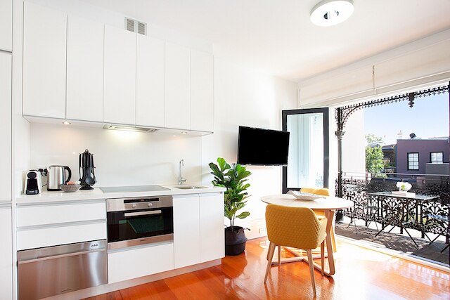 パーフェクト ロケーテッド コンフィ スタジオ ウィズ バルコニー