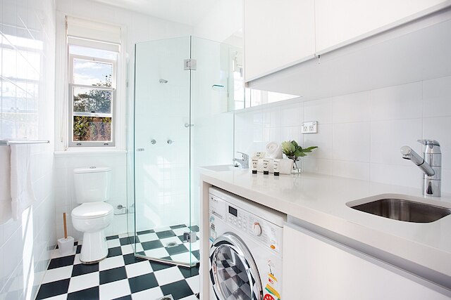 パーフェクト ロケーテッド コンフィ スタジオ ウィズ バルコニー