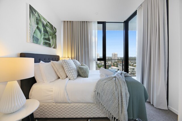 サーファーズ パラダイス 2ベッド フラット ウィズ ラグジュアリー アメニティーズ