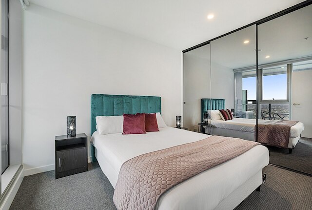 ゴージャス ハイライズ ユニット ウィズ スカイバー, プール アンド ジム