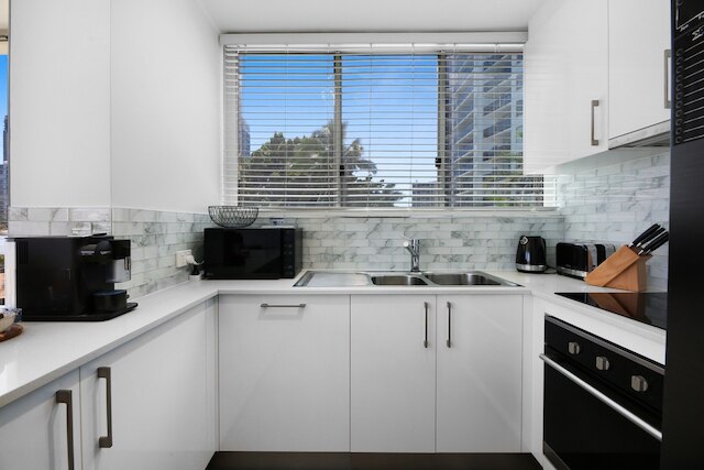 スタイリッシュ 2ベッド イン サーファーズ パラダイス ウィズ リバー ビューズ