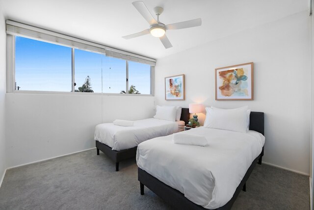 スタイリッシュ 2ベッド イン サーファーズ パラダイス ウィズ リバー ビューズ