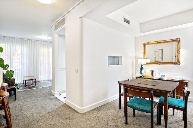 モダン イースト メルボルン 2ベッド アパートメント ウィズ パーキング