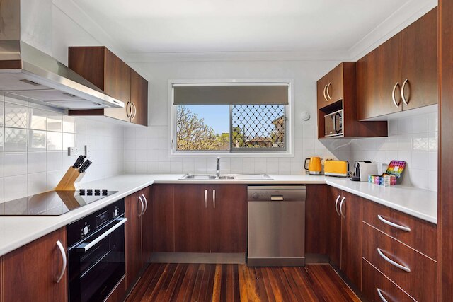 ウィンザー コージー 2 ベッドルーム ユニット イン クワイエット ネイバーフッド