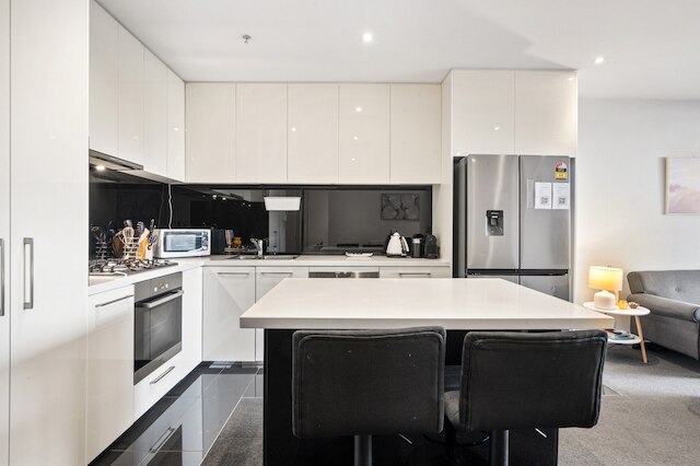 スタイリッシュ サウスバンク 2ベッド フラット ウィズ バルコニー