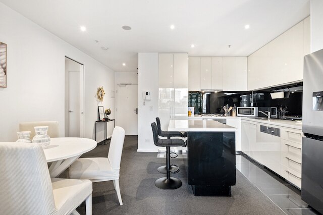 スタイリッシュ サウスバンク 2ベッド フラット ウィズ バルコニー