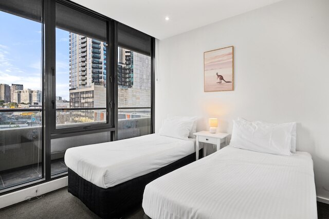 スタイリッシュ サウスバンク 2ベッド フラット ウィズ バルコニー