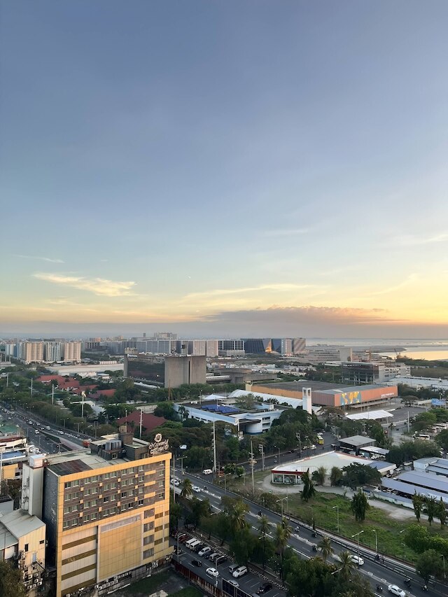 ラグジュアリー ベイ コンド ニア MOA ウィズ バルコニー フリー WiFi