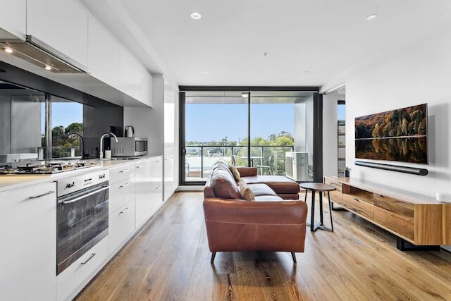 プリスティン 1 ベッド アパートメント ニア ローカル カフェズ