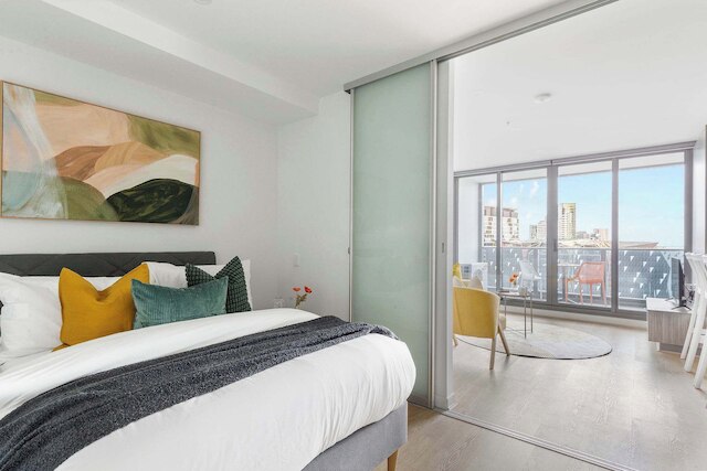 A 2BR Apt With Harbour Views and Free Parking