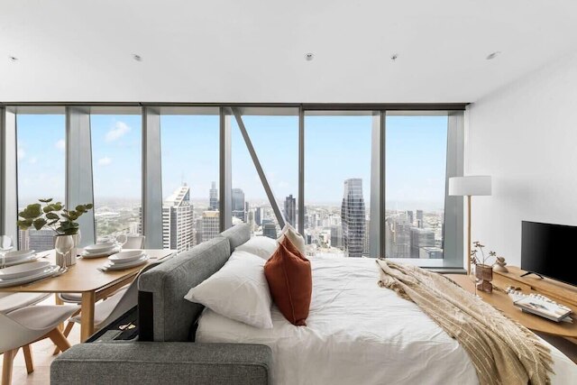 A Chic 2BR Apt With Panoramic Views, Free Parking