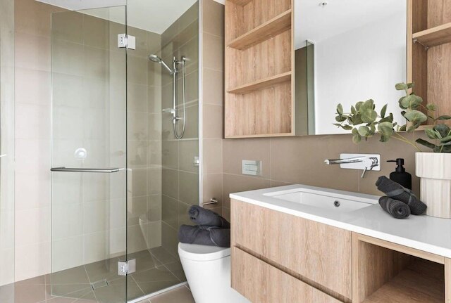 A Chic 2BR Apt With Panoramic Views, Free Parking