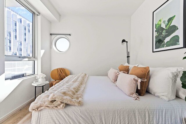 Stylish 2BR Apt Steps From Vic Market With Parking