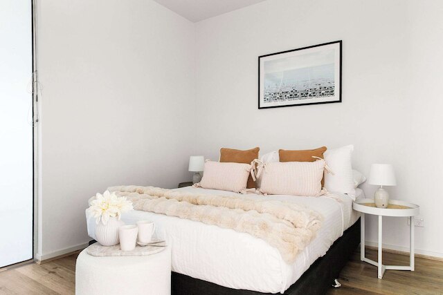 Stylish 2BR Apt Steps From Vic Market With Parking