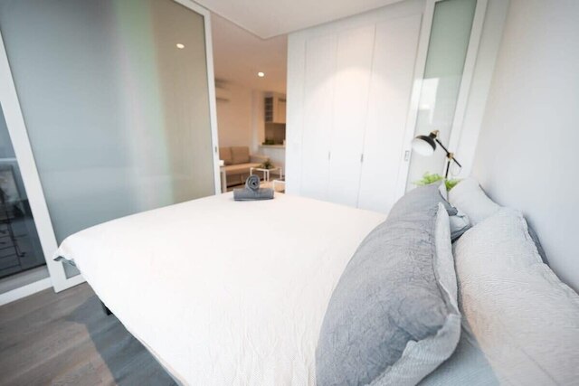 A Chic 2br, CBD Apartment Near Southern Cross
