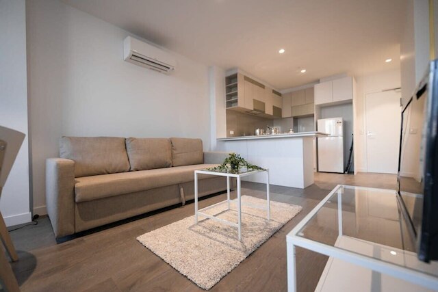 A Chic 2br, CBD Apartment Near Southern Cross