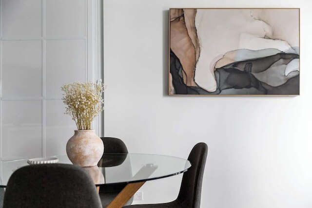 Chic 2BR Apt Opposite Southern Cross, City Views