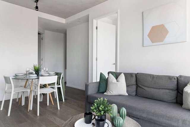 Pet-friendly Stylish 2BR Apt, Panoramic City Views