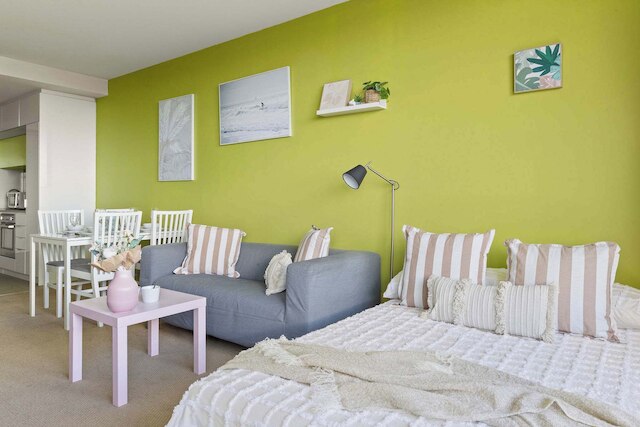 Cozy & Chic 2BR Apt Walk to Melbourne Central