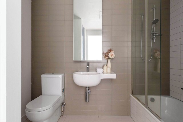 Chic Apartment by Southern Cross, Free Parking